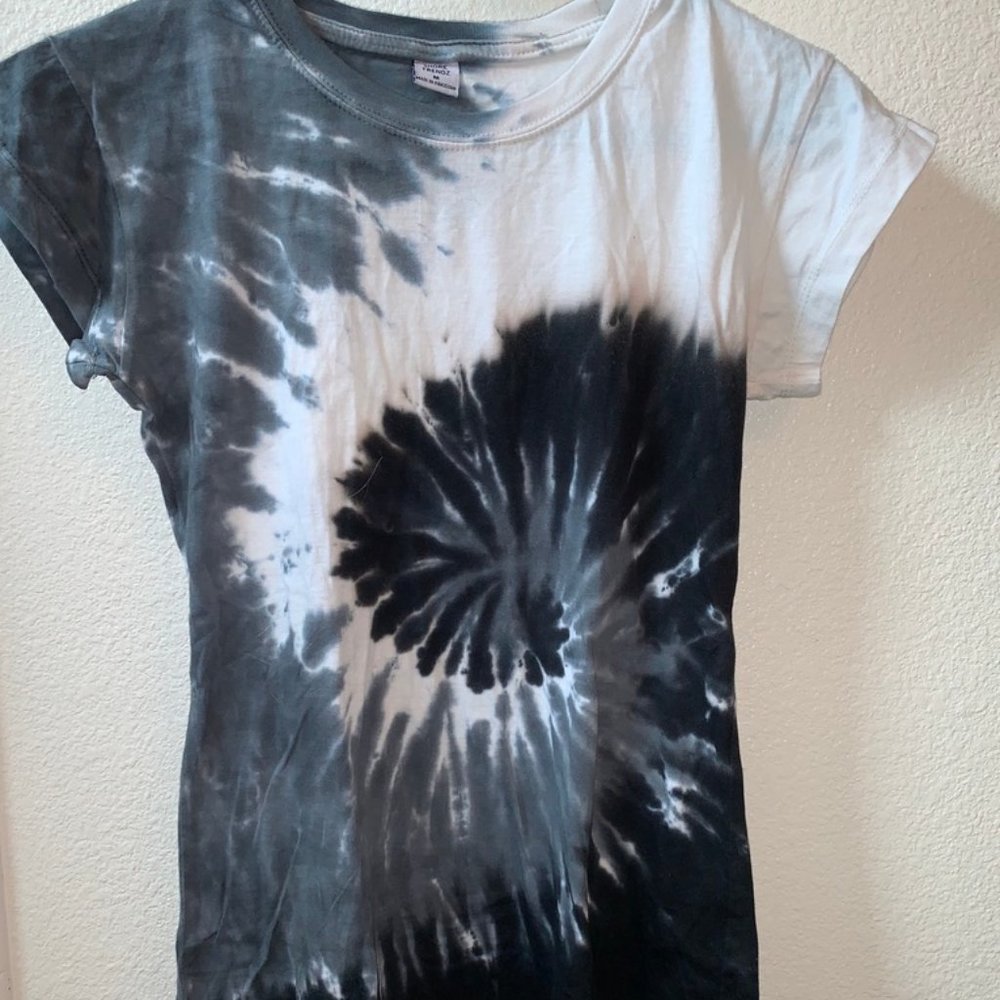 shore trendz tie dye tee